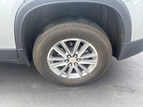 Certified 2023 Chevrolet Traverse LT FWD image 12
