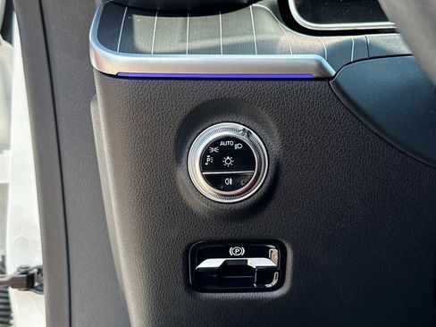 Used 2024 Mercedes-Benz CLE 300 4MATIC Coupe image 21