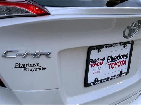 Used 2021 Toyota C-HR LE image 29