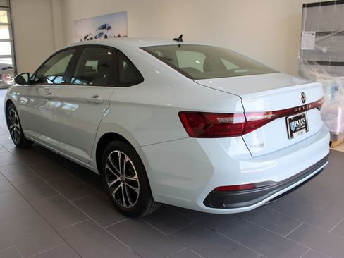 Used 2025 Volkswagen Jetta Sport FWD image 32