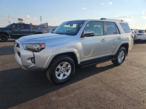 Used 2024 Toyota 4Runner SR5 Premium image 2