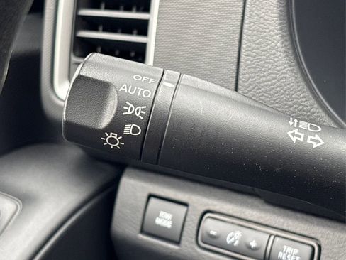 Used 2022 Nissan Frontier SV image 24