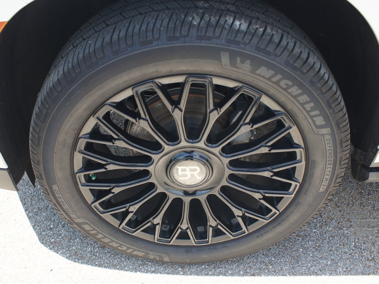 Used 2022 GMC Yukon XL Denali RWD image 29