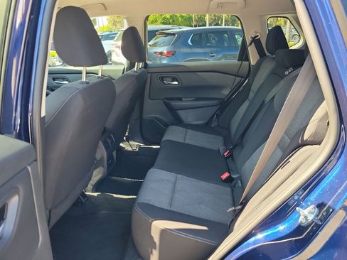 Used 2025 Nissan Rogue SV image 10