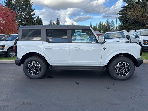 New 2025 Ford Bronco Outer Banks AWD/4WD image 3