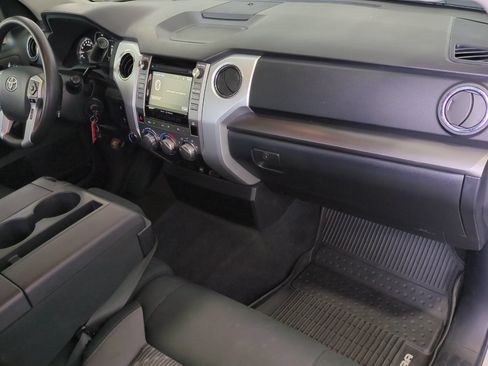 Used 2018 Toyota Tundra SR5 AWD/4WD image 18
