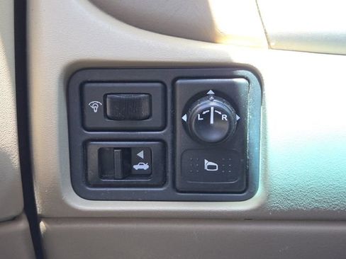 Used 2001 Nissan Sentra GXE FWD image 21