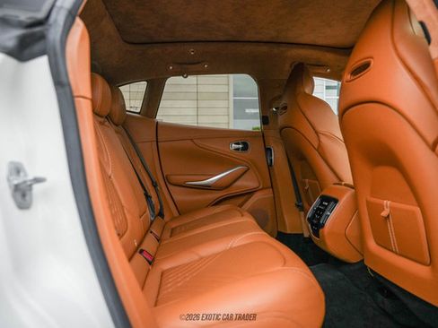 Used 2021 Aston Martin DBX image 46