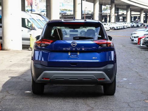Used 2023 Nissan Rogue SV image 5