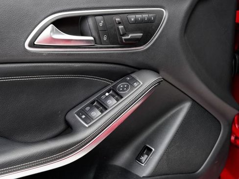 Used 2015 Mercedes-Benz CLA 250 image 8