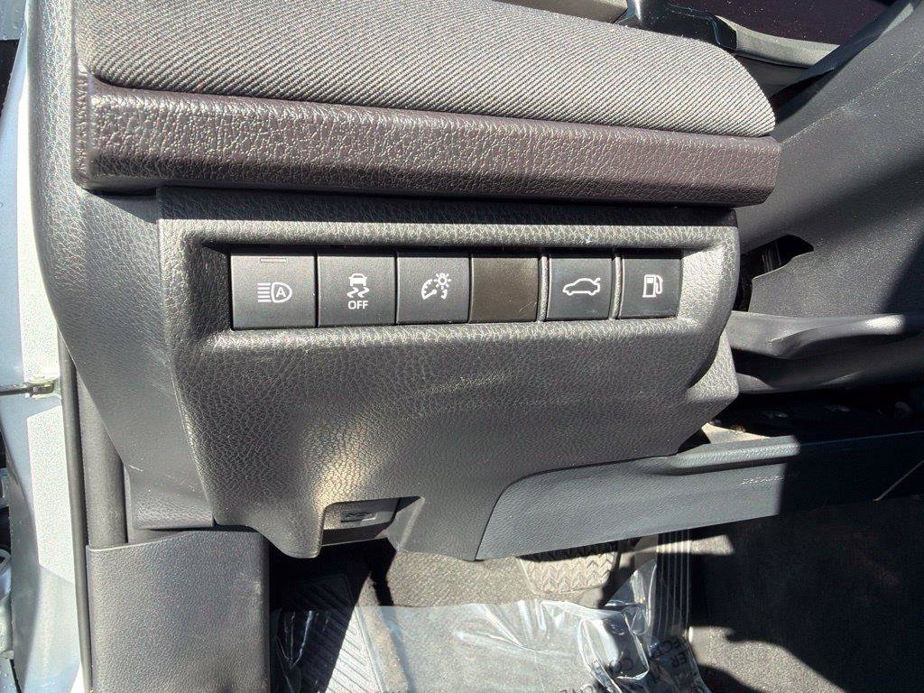 Used 2025 Toyota Camry LE FWD image 19