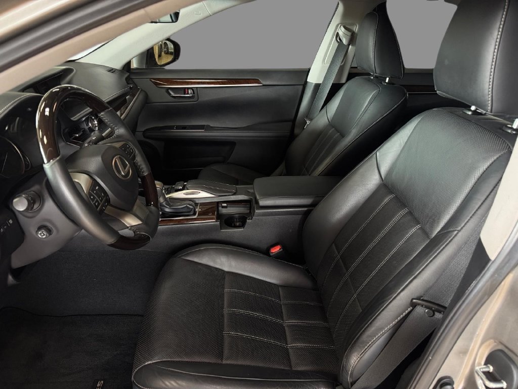 Used 2018 Lexus ES 350 w/ Luxury Package w/Wood Trim FWD image 10