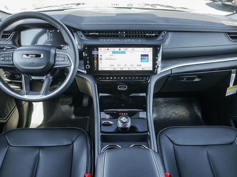 New 2026 Jeep Grand Cherokee L Limited image 13