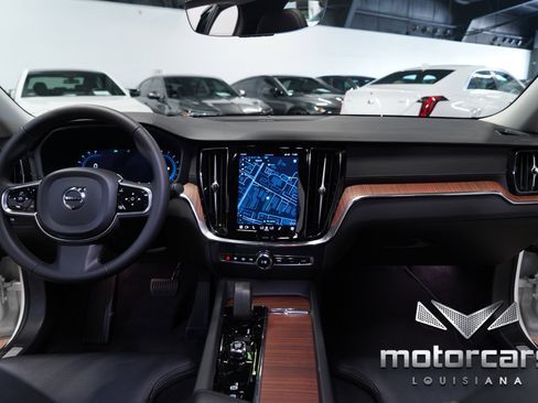 Used 2024 Volvo S60 B5 Ultimate image 32