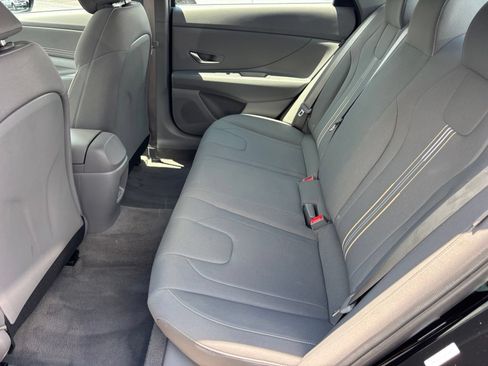 Used 2025 Hyundai Elantra Sport FWD image 15