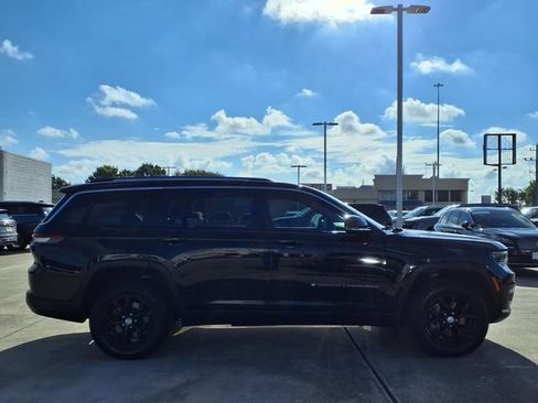 Used 2023 Jeep Grand Cherokee L Limited AWD/4WD image 21