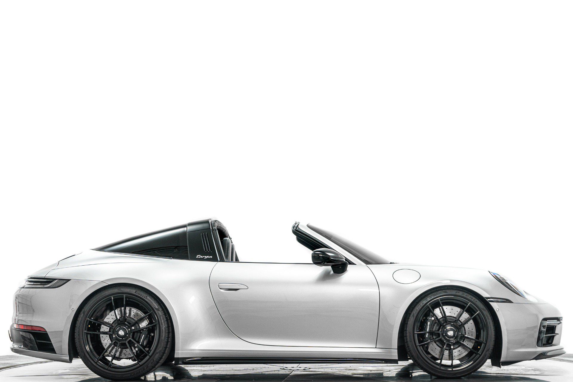 Used 2022 Porsche 911 Targa 4 GTS AWD/4WD image 2