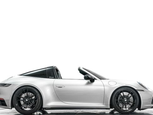 Used 2022 Porsche 911 Targa 4 GTS AWD/4WD image 2