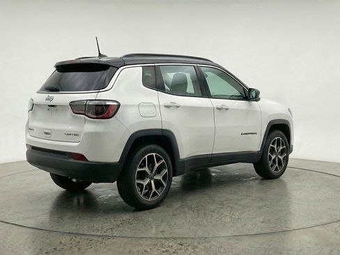 Used 2025 Jeep Compass Limited image 9