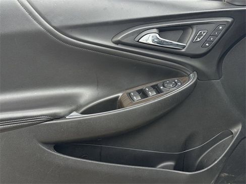 Used 2018 Chevrolet Malibu Premier image 26