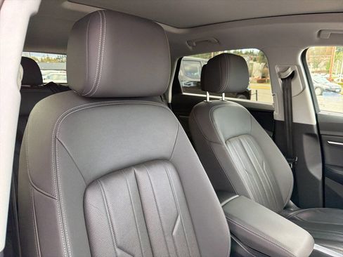 Used 2019 Audi e-tron Premium Plus image 19