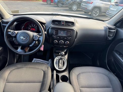 Used 2016 Kia Soul + image 21