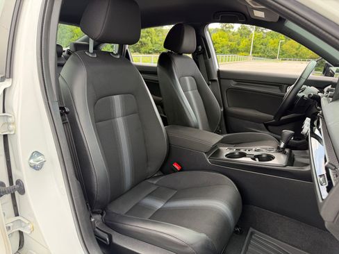 Used 2025 Honda Civic Sport image 21