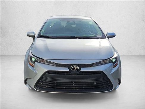 Used 2024 Toyota Corolla LE FWD image 2