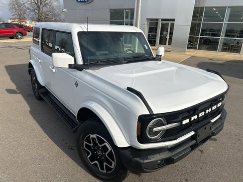 Used 2025 Ford Bronco Outer Banks image 6