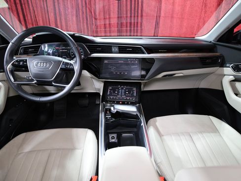 Used 2019 Audi e-tron Premium Plus AWD/4WD image 16