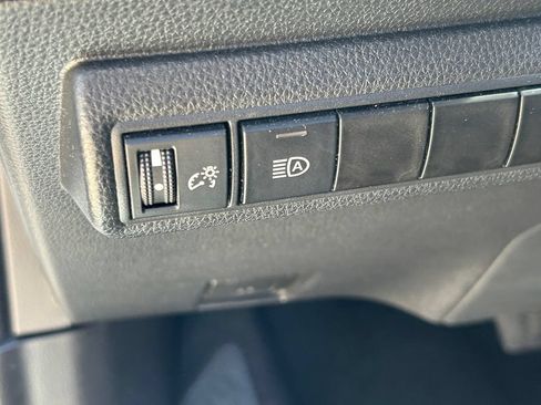 Used 2021 Toyota Corolla LE FWD image 22