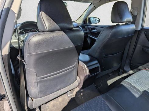 Used 2015 Toyota Camry SE image 20
