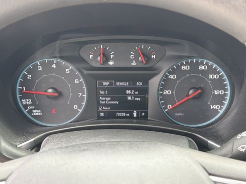 Used 2020 Chevrolet Equinox LS FWD image 25