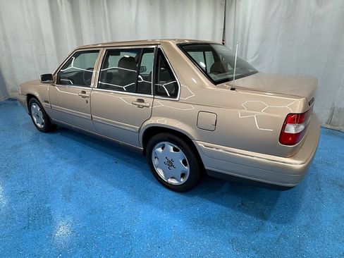 Used 1996 Volvo 960 Sedan RWD image 4