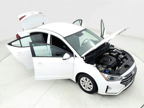 Used 2019 Hyundai Elantra SE w/ Cargo Package FWD image 24