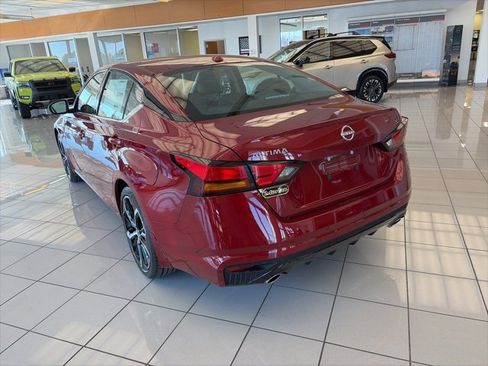 New 2025 Nissan Altima 2.5 SR w/ SR Premium Package image 4