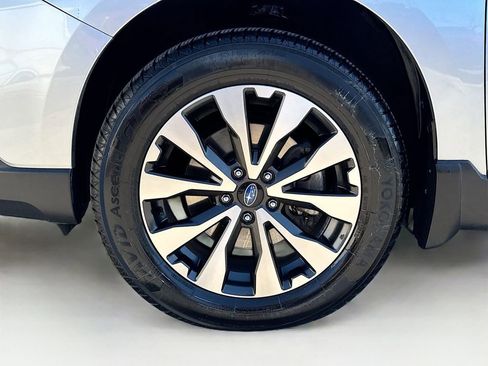 Used 2017 Subaru Outback 2.5i Limited image 43