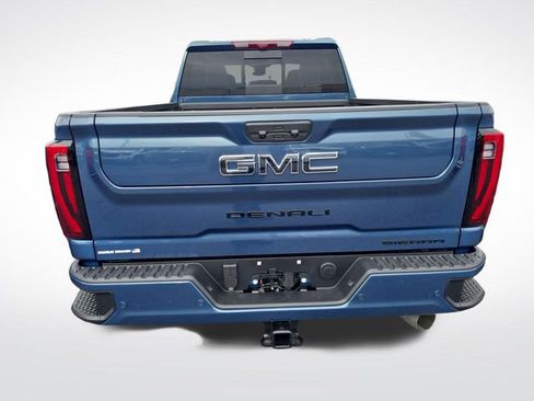 New 2026 GMC Sierra 2500 Denali Ultimate w/ LPO, Black Badging Package AWD/4WD image 4