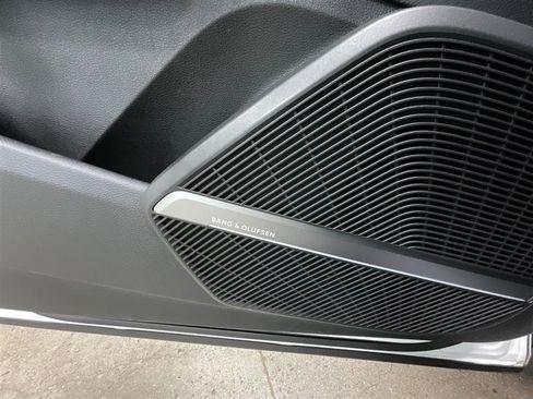 Used 2018 Audi SQ5 Premium Plus w/ Navigation Package image 19