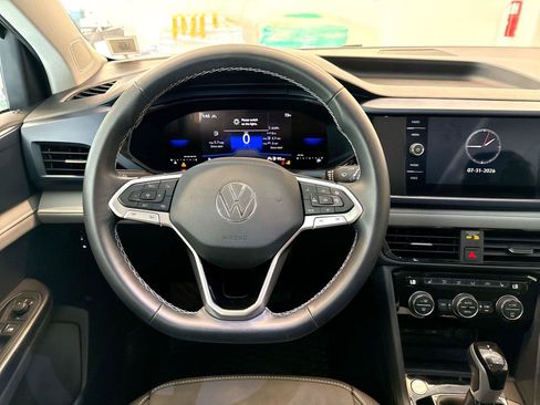 Used 2024 Volkswagen Taos SE w/ Panoramic Sunroof Package AWD/4WD image 11