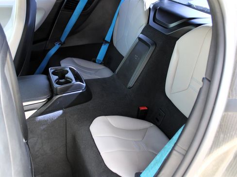 Used 2015 BMW i8 image 19