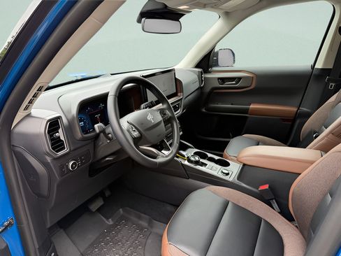Used 2025 Ford Bronco Sport Outer Banks AWD/4WD image 4