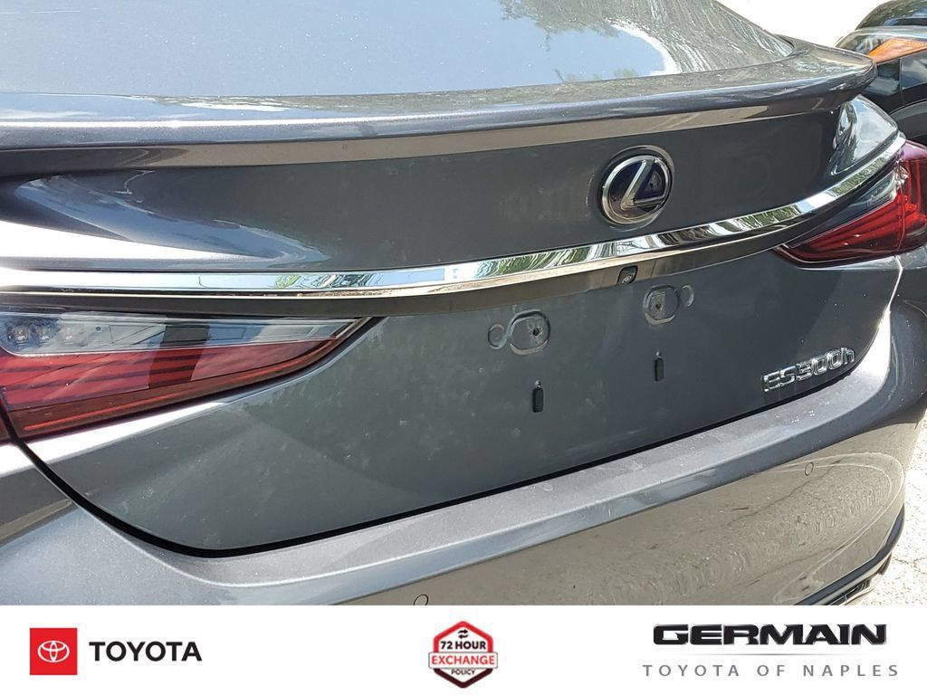 Used 2020 Lexus ES 300h w/ Premium Package FWD image 18