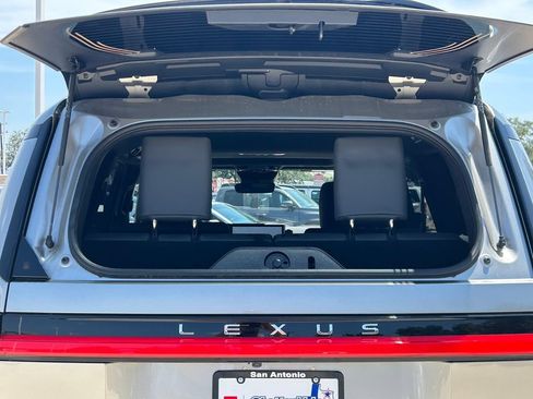 Used 2026 Lexus GX 550 AWD/4WD image 18