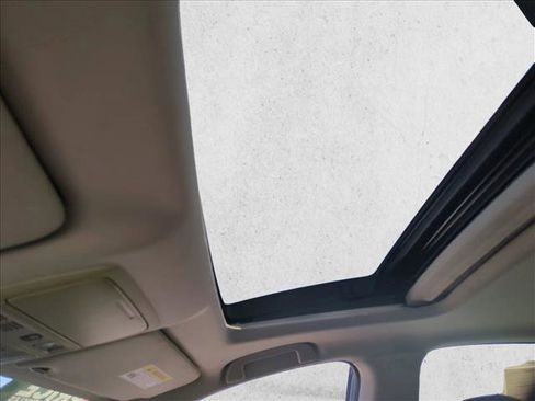 Used 2018 Honda Accord Touring image 16