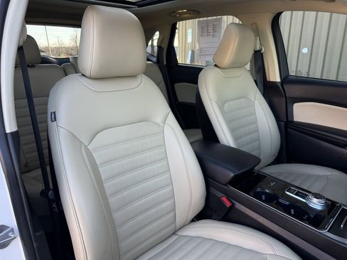 Used 2020 Ford Edge SEL w/ Cold Weather Package image 21