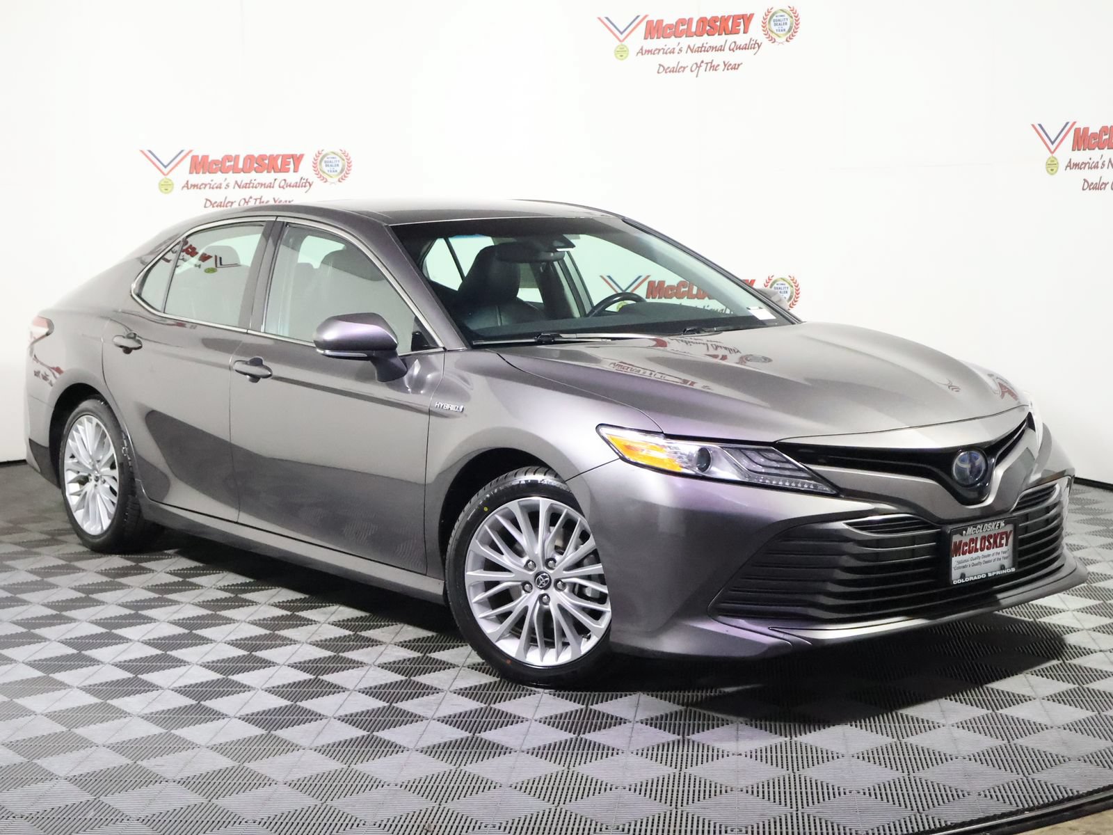 Used 2020 Toyota Camry XLE FWD image 2