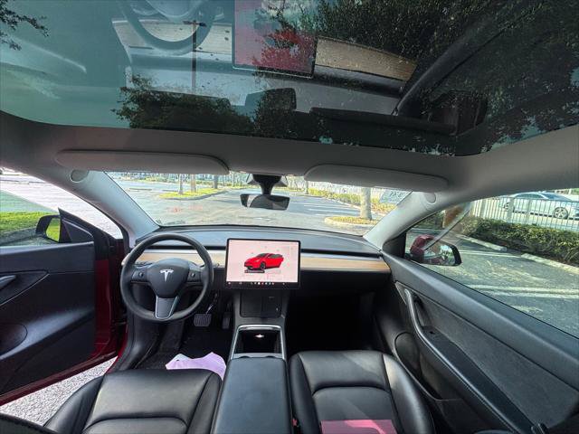 Used 2022 Tesla Model Y Long Range AWD/4WD image 17