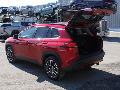 Used 2026 Toyota Corolla Cross XLE image 7