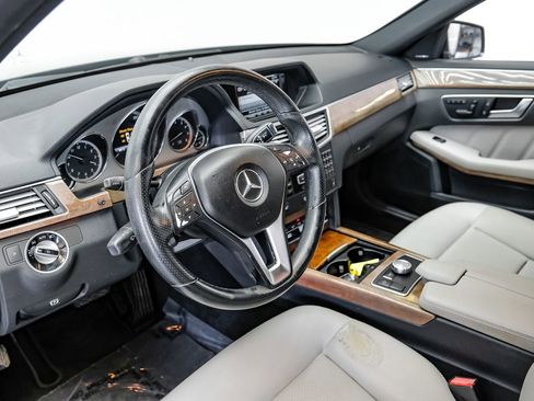 Used 2013 Mercedes-Benz E 350 4MATIC Sedan w/ Premium 1 Pkg image 3